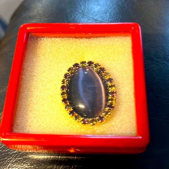 Vintage Beautiful Purple Pendant. Stunning looking on your outfit - Picture 1 of 7